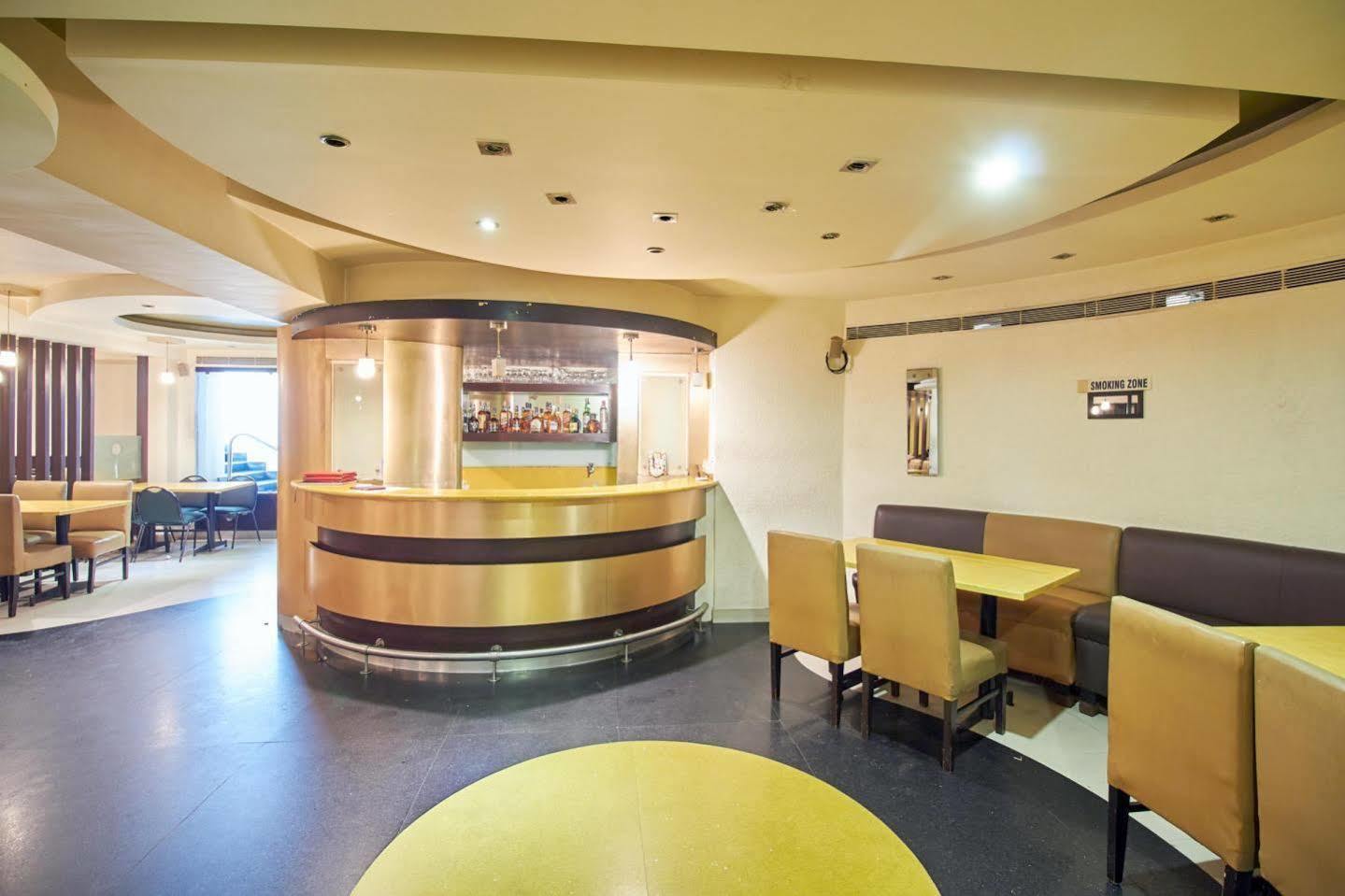 Hotel Chalukya Bengaluru Zewnętrze zdjęcie