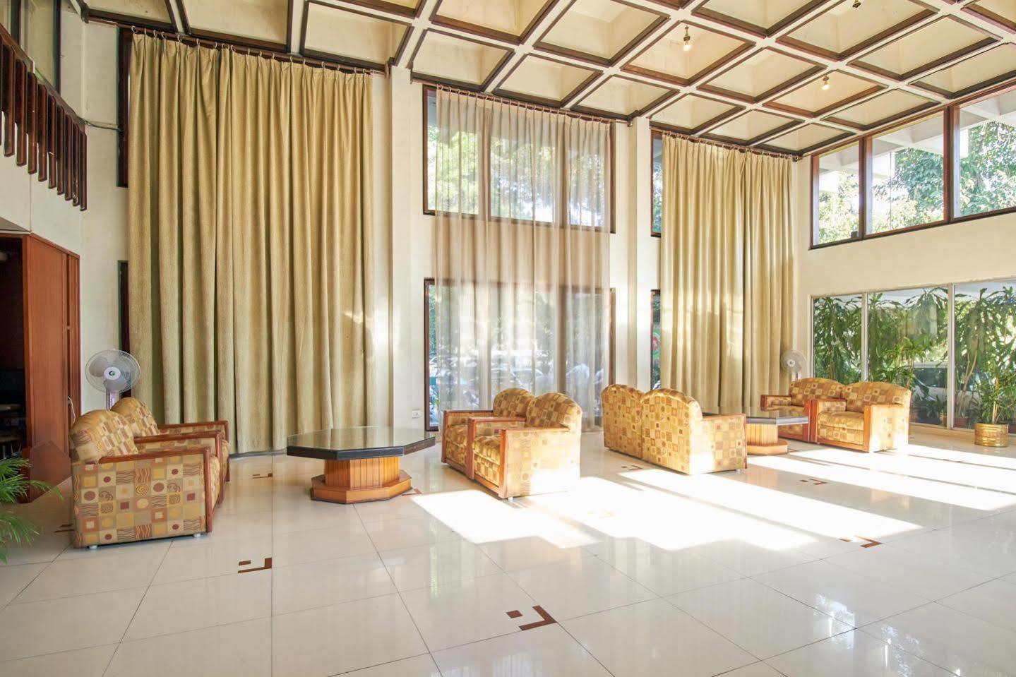 Hotel Chalukya Bengaluru Zewnętrze zdjęcie